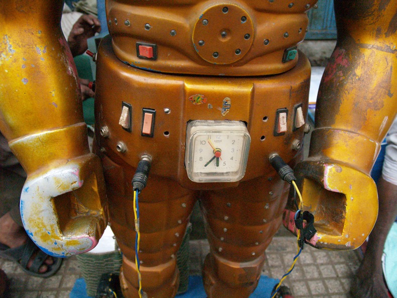 fortune-telling-robots-4