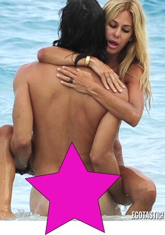 [shauna-sand_sexo%2520na%2520praia_22%255B2%255D.jpg]