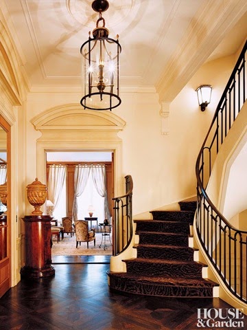 [traditional-staircase-hallway-david-kleinberg-design-associates-new-york-new-york-200612-2_1000-watermarked%255B6%255D.jpg]