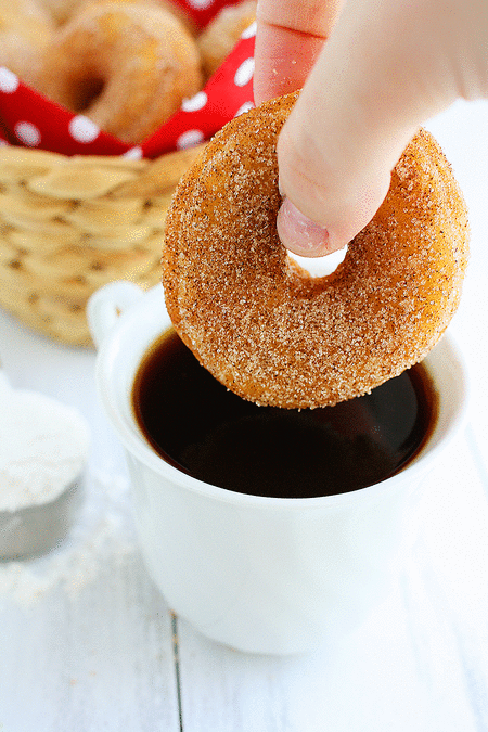 Baked Cinnamon Sugar Doughnuts – These soft, buttery cinnamon sugar doughnuts are baked but taste fried! | thecomfortofcooking.com