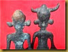 Sepasang Patung primitif - punggung Sepasang Patung primitif - punggung