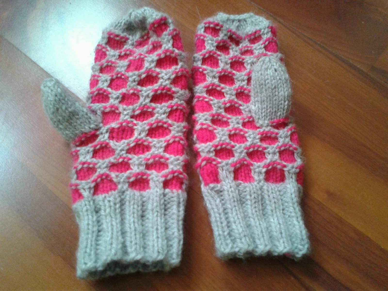 Mami In the Sky Newfie mittens!