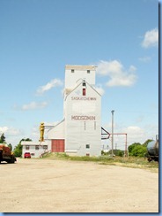 2127 Saskatchewan Moosomin - grain elevator