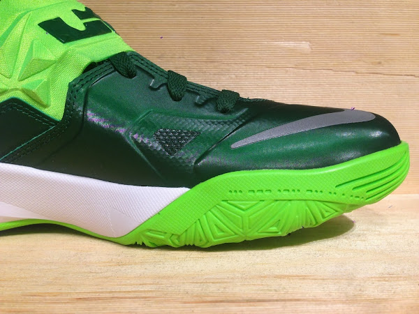 Closer Look at Nike Zoom Soldier VII Team Bank Styles