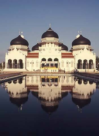 [135807_masjid-baiturrahman3.jpg]