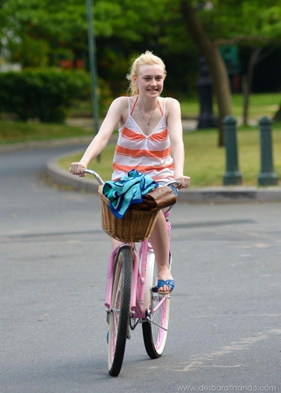 Dakota-Fanning-sexy-sedutora-desbaratinando-sexta-proibida (55) Dakota-Fanning-sexy-sedutora-desbaratinando-sexta-proibida (55)