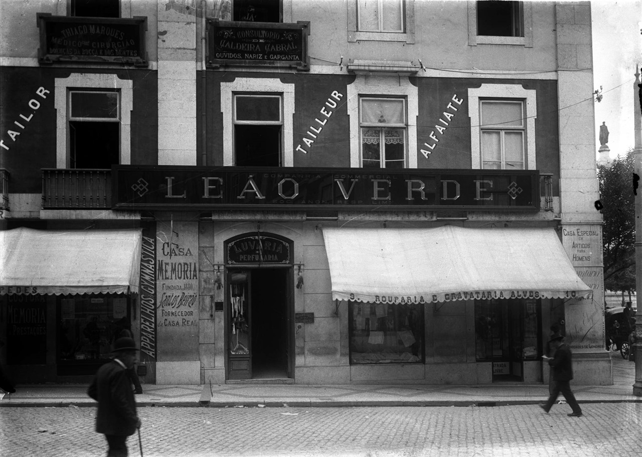 [Alfaiataria%2520Le%25C3%25A3o%2520Verde%2520%2528R.%25201%25C2%25BA%2520de%2520Dezembro%2529%255B10%255D.jpg]