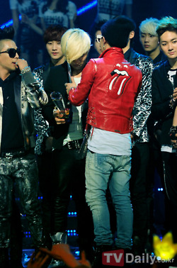 Big Bang - Mnet M!Countdown - 15mar2012 - 17.jpg