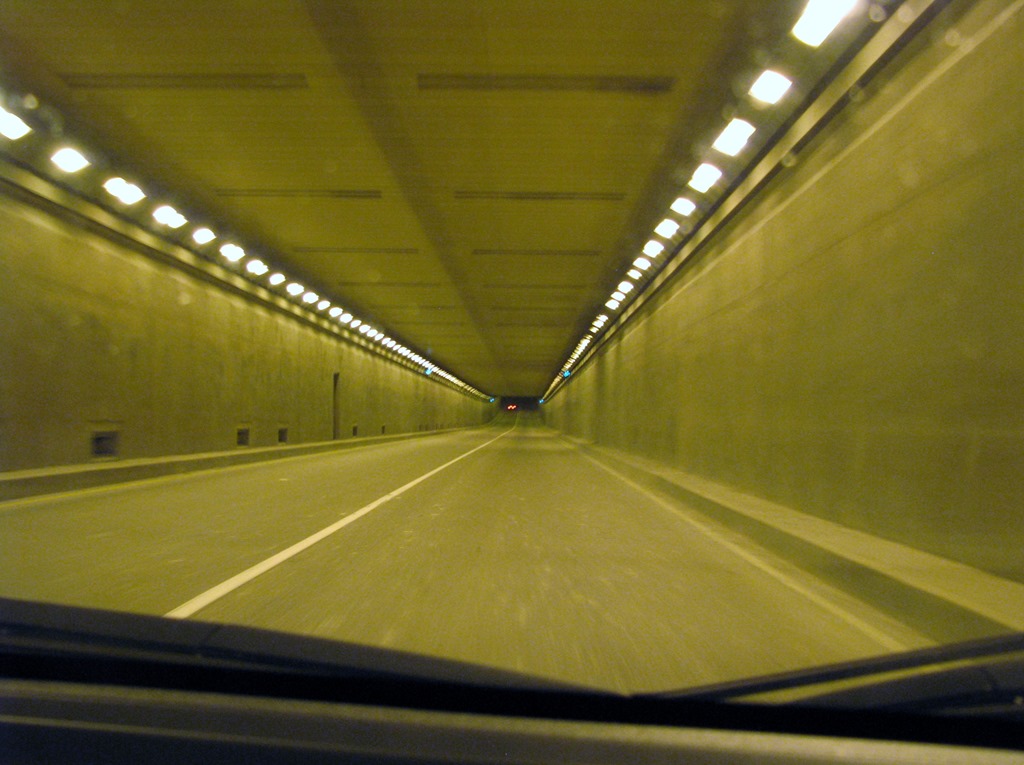 [8092%2520Highway%252058%2520-%2520Thorold%2520Tunnel%2520-%2520an%2520underwater%2520vehicular%2520tunnel%2520under%2520the%2520Welland%2520Canal.%2520It%2527s%2520the%2520longest%2520tunnel%2520in%2520Ontario%252C%2520with%2520a%2520length%2520of%2520840%2520m%255B3%255D.jpg]
