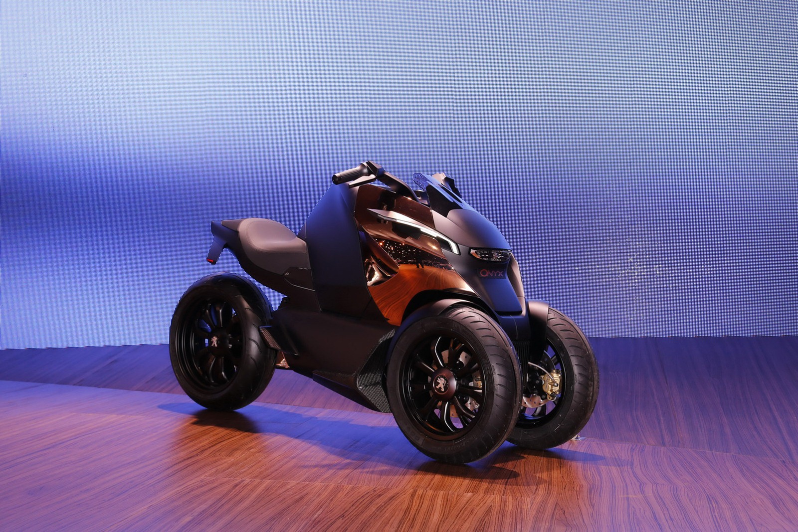 [Peugeot-Onyx-Scooter-1%255B2%255D.jpg]