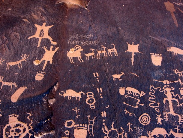 Newspaper Rock Petroglyphs Detail-2.JPG