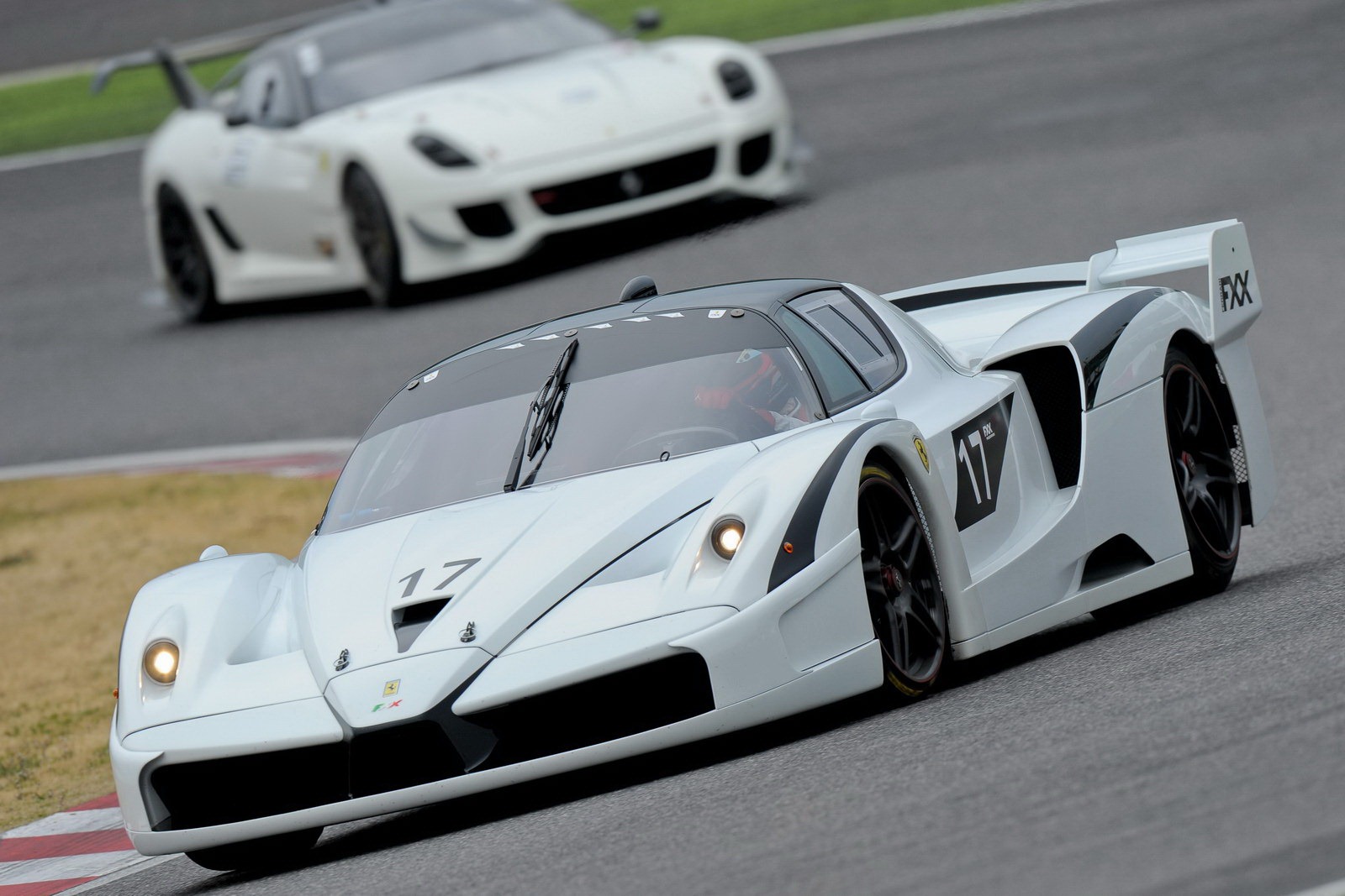 [Ferrari-FXX-12%255B5%255D.jpg]