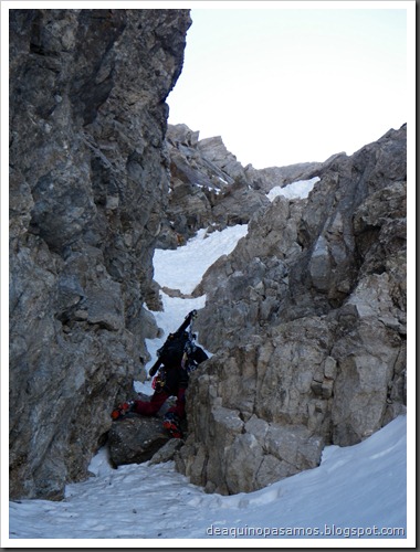 Corredor Gigolo 240m 65º IV (Cambre d'Aze 2750m, Cerdanya, Pirineos) (Isra) 8657