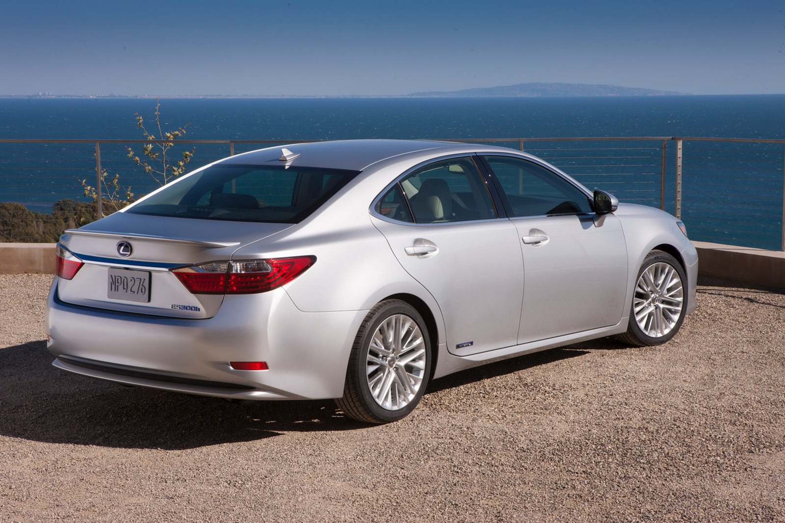 2013-Lexus-ES-7[2].jpg