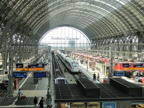 [Stasiun%2520kereta%255B4%255D.jpg]