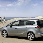 2012 Opel Zafira Tourer 009.jpg