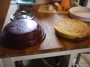 Silicone pan rolls away from cheesecake