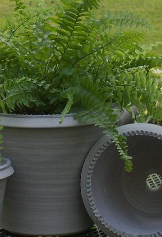 The trim on this pot is demure and elegant. (benwolffpottery.com)