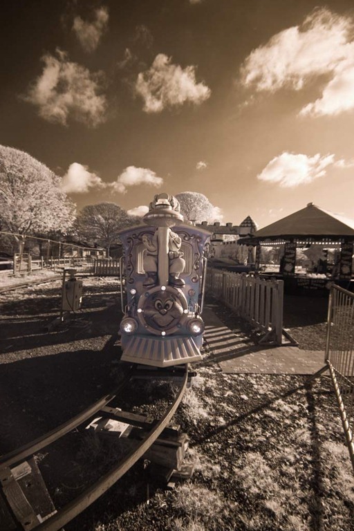 [The-Funfair-4%255B3%255D.jpg]
