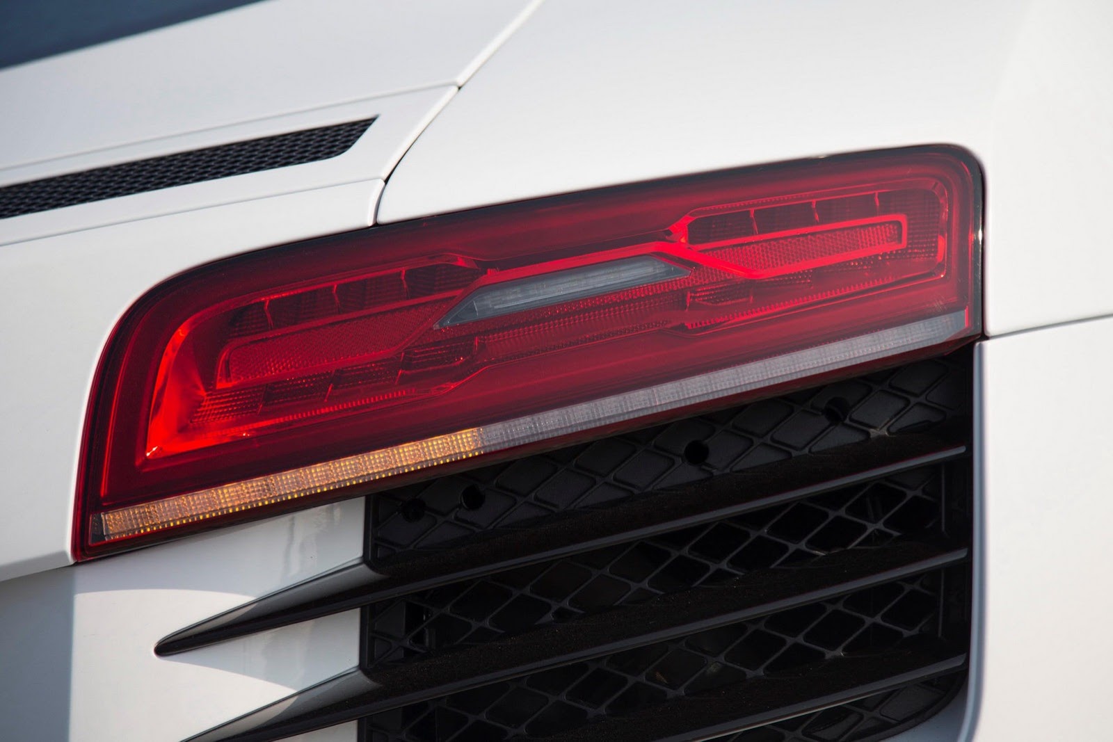 [Audi-CES-2013-15%255B2%255D.jpg]