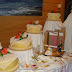 Nº147.- Encaje en  marfil y fondant coloreado, rosas naturales.