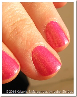 Sun Show Nail Lacquer na cor 470 Dainty Passion Fruit da KIKO Sun Show Nail Lacquer na cor 470 Dainty Passion Fruit da KIKO