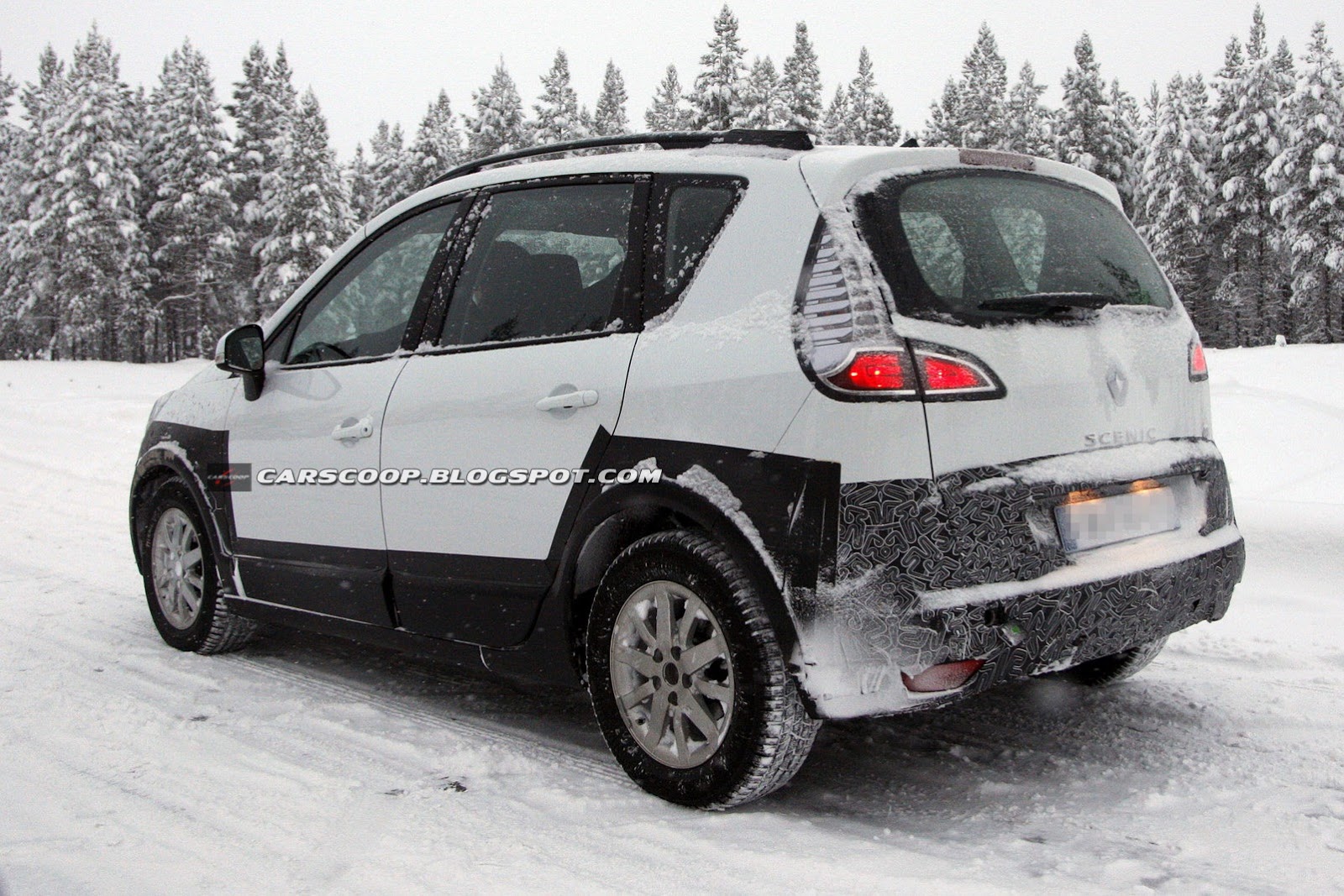 [2013-Renault-Scenic-Conquest-6%255B3%255D.jpg]