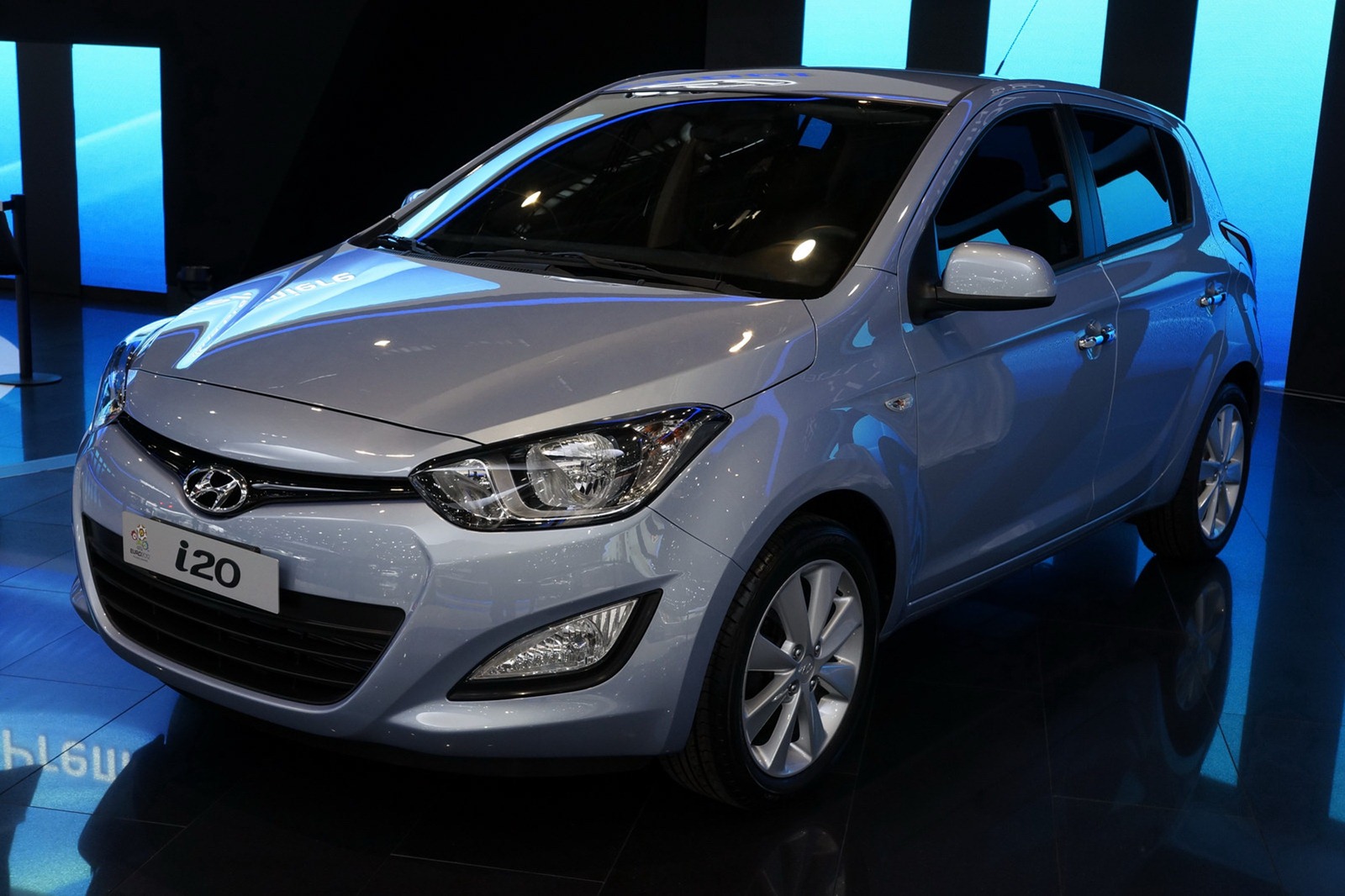 [2012-Hyundai-i20-6%255B2%255D.jpg]