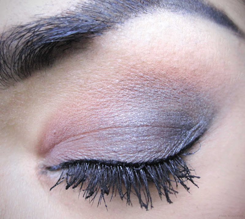 Eye's Chic Liquid Gillter Eye Liner/Eyelash Glue Eye's Chic Liquid Gillter Eye Liner/Eyelash Glue