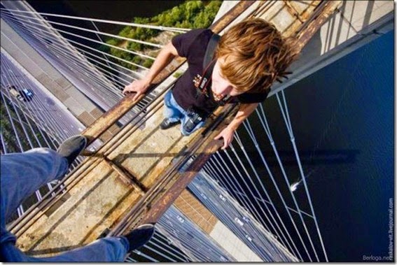 roofers_not_afraid_of_heights_35 roofers_not_afraid_of_heights_35