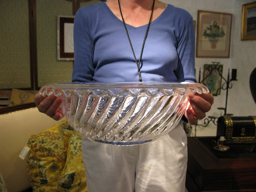 I love the details of this Mammoth Baccarat bowl.