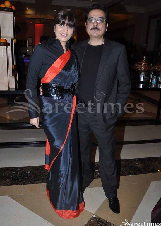 [Neeta_Lulla_Black_Saree%255B4%255D.jpg]