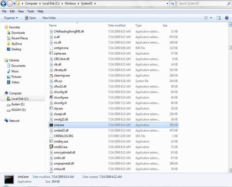 File cmd atau cmd.exe di folder system32