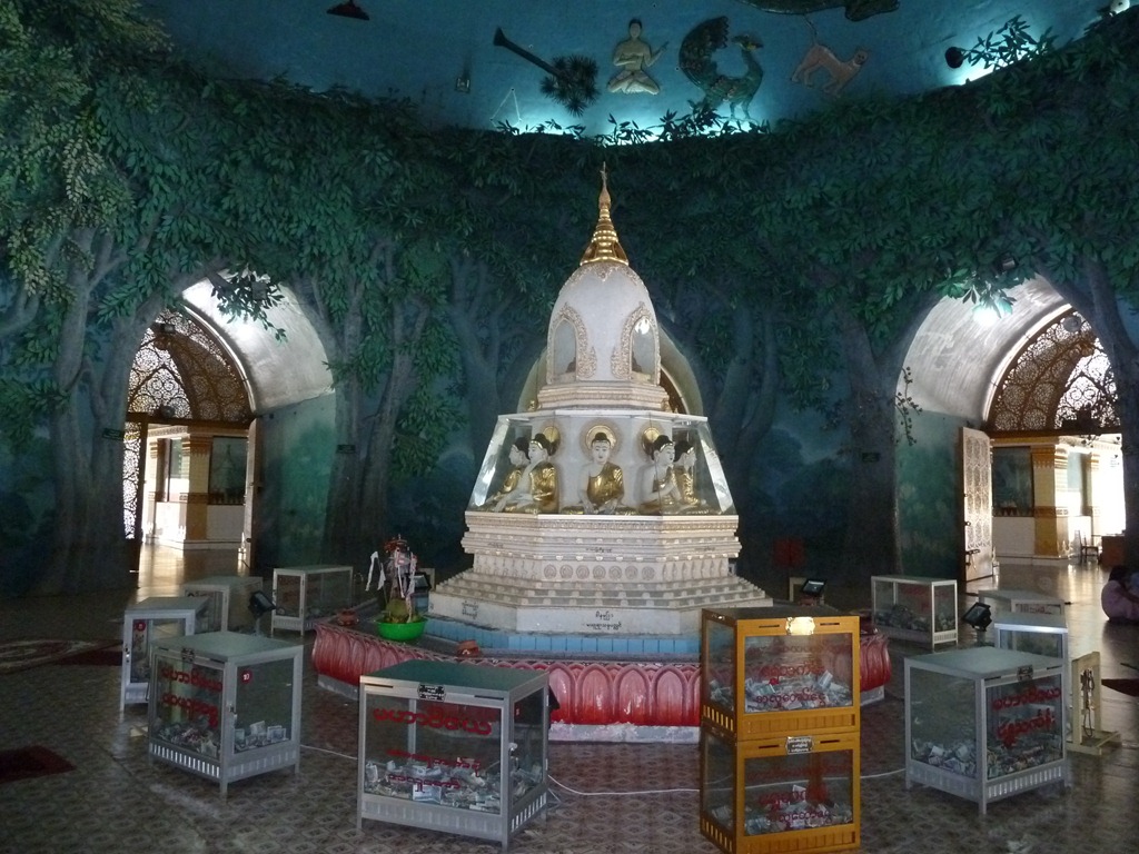 [Myanmar-Yangon-Mahawizaya-Pagoda-12-.jpg]