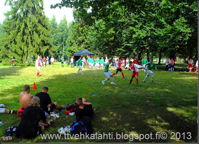 kirjurinluoto puisto potkupallo Marko ja heli maalareina 052 kirjurinluoto puisto potkupallo Marko ja heli maalareina 052