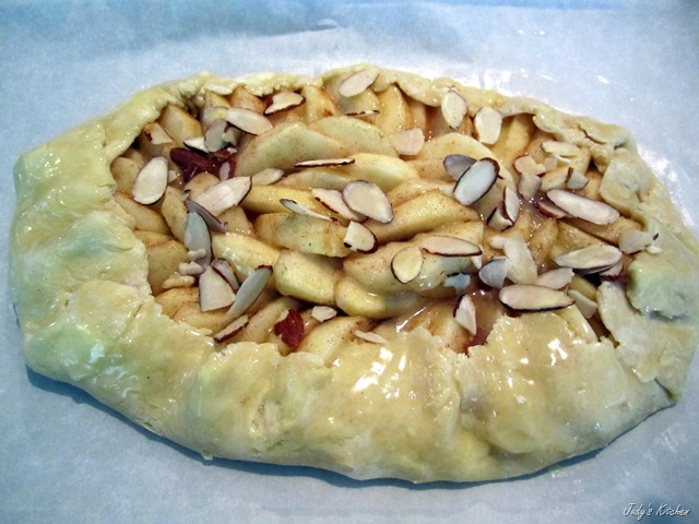 [apple%2520frangipane%2520galette%2520%252817%2529%255B7%255D.jpg]