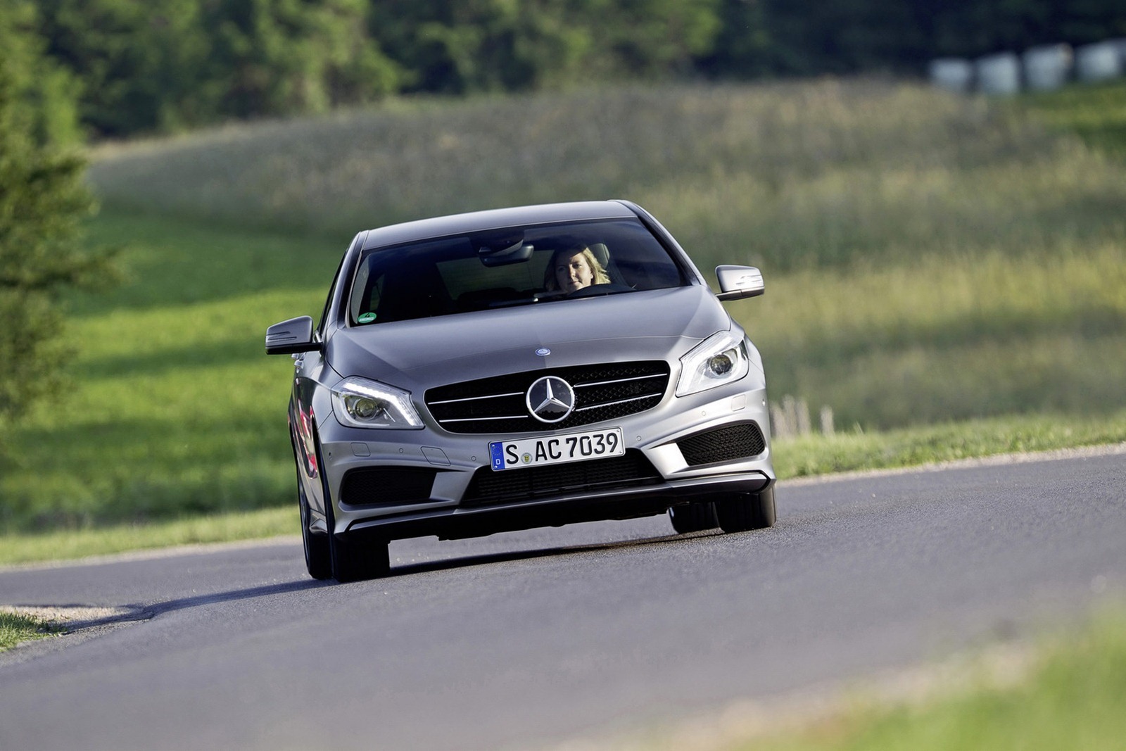 [2013-Mercedes-A-Class-51%255B3%255D%255B2%255D.jpg]