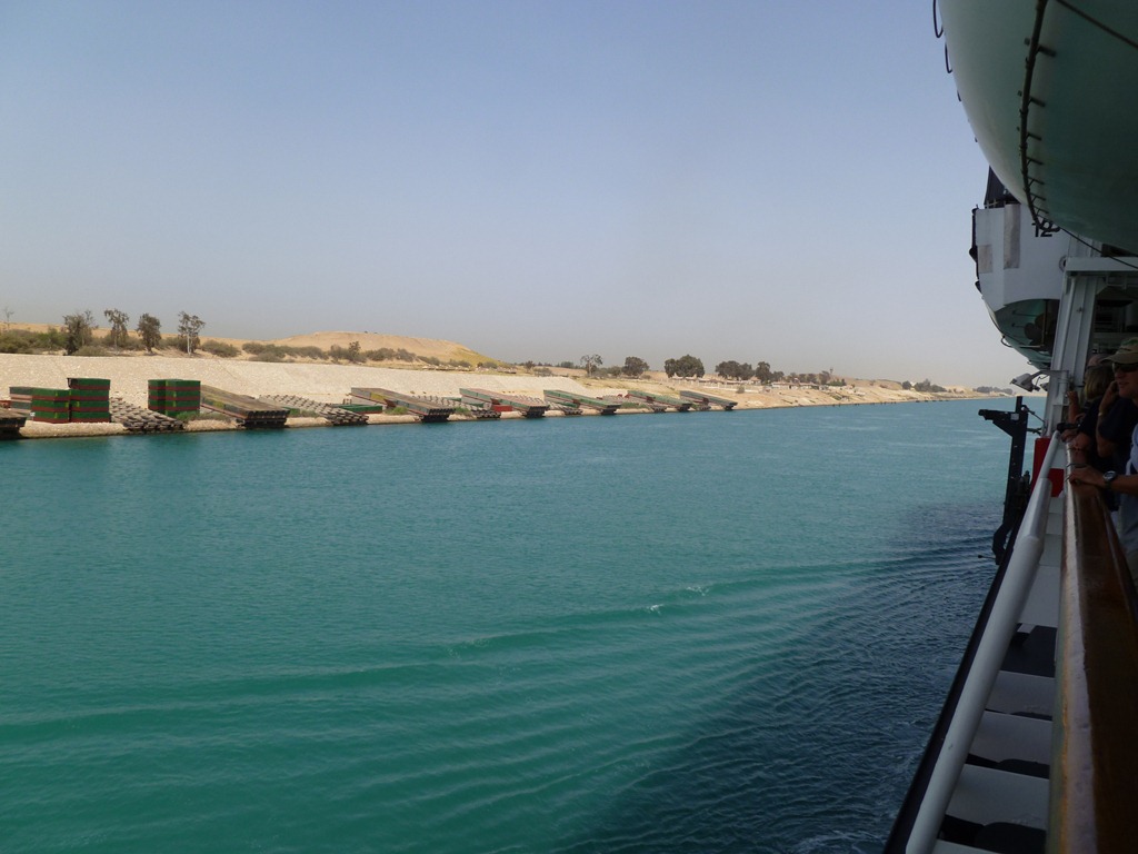 [2012-04-07-2012-04-07-Suez-Canal-009%255B2%255D.jpg]