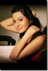 preetika rao new stylish pic