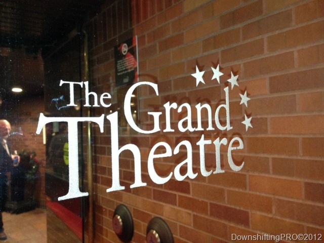 [DownshiftingPRO_Grand%2520Theatre%2520London_Miracle%2520on%252034th%2520Street%255B7%255D.jpg]