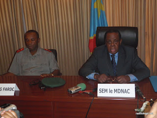  – Le chef d'Etat major général Didier Etumba et le ministre de sécurité Mwando Simba