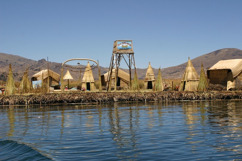 uros-floating-island-9