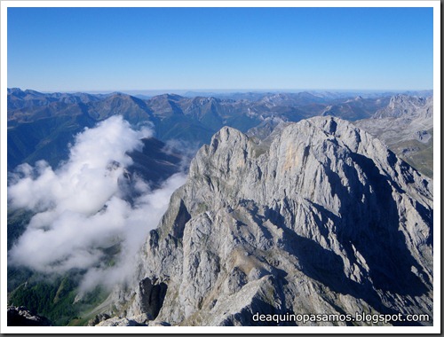 Jito Escarandi - Jierru 2424m - Lechugales 2444m - Grajal de Arriba y de Abajo (Picos de Europa) 0078 Jito Escarandi - Jierru 2424m - Lechugales 2444m - Grajal de Arriba y de Abajo (Picos de Europa) 0078