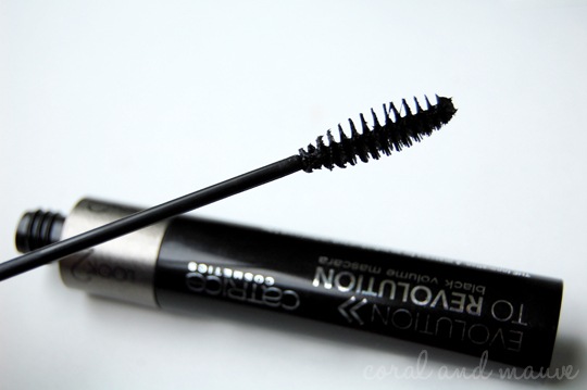 Catrice Evolution To Revolution Mascara Look 1