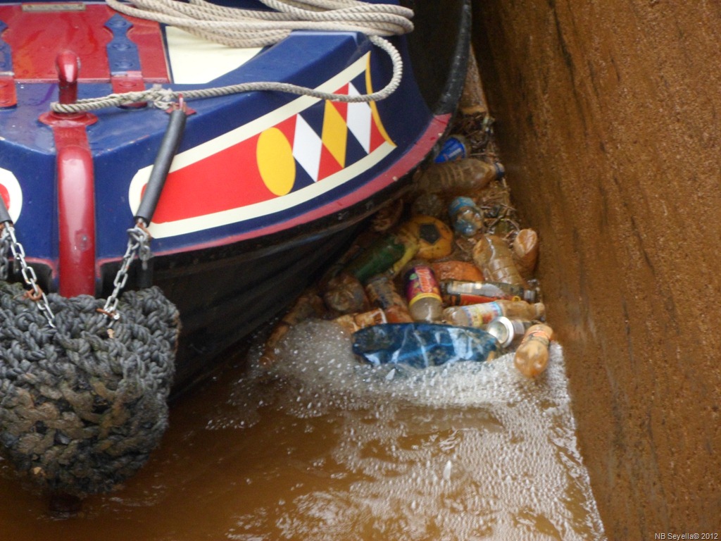 [SAM_0015%2520Rubbish%255B3%255D.jpg]