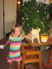 Sara was crazy about this pig, insisted on bringing him home... No, no, Mommy said!