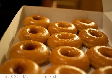 'Krispy Kreme (box 1)' photo (c) 2009, Martin Thomas - license: http://creativecommons.org/licenses/by/2.0/