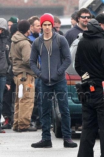 Mary Jane Meets Peter Parker in The Amazing Spider-Man 2 Set Footage 10