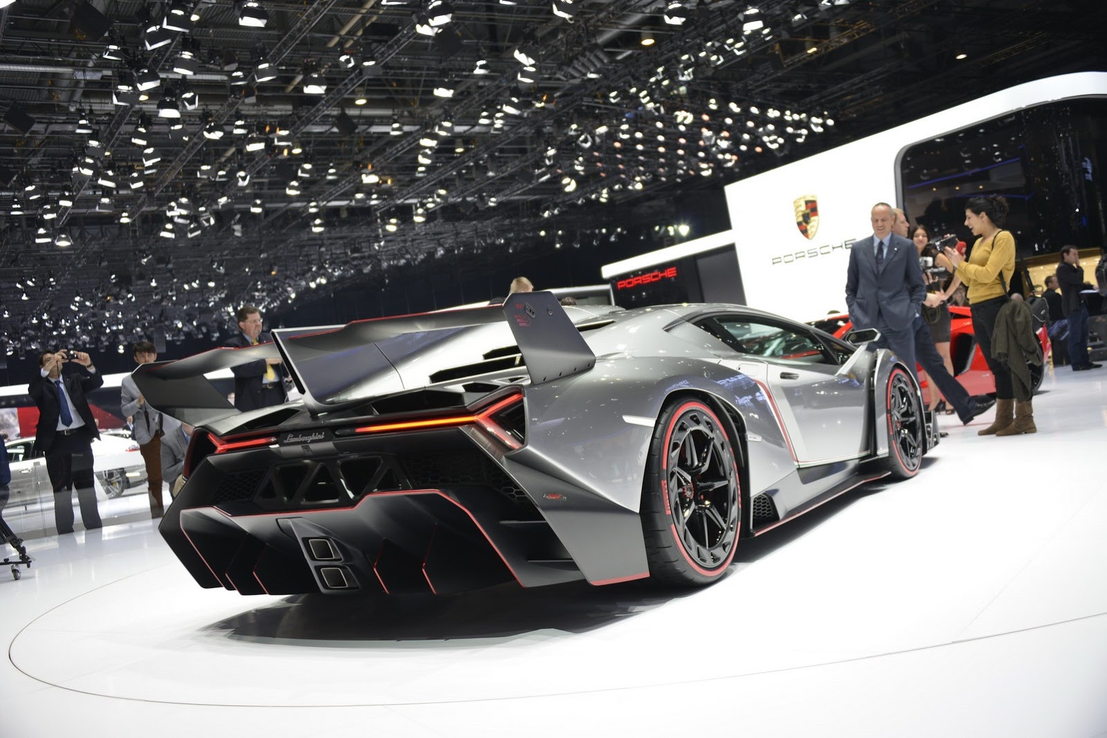 Lamborghini-Veneno-01%25255B2%25255D.jpg