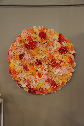 A beautiful wreath of paper flowers by The Green Vase (http://thegreenvase.com).